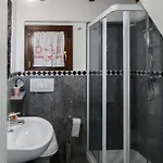 Gia *
